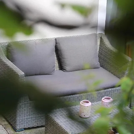 Modern In Near Area Daire